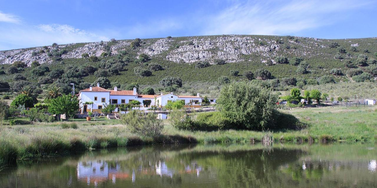 Palacio Viejo De Las Corchuelas Torrejón el Rubio Eksteriør billede